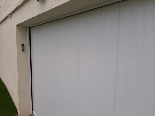 Installation porte de garage motorisée   sectionnelle isolante latérale Trégueux pg5
