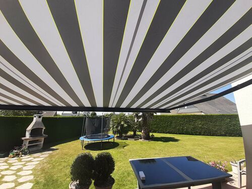 Installation store Markilux sur terrasse - Hillion image648344111